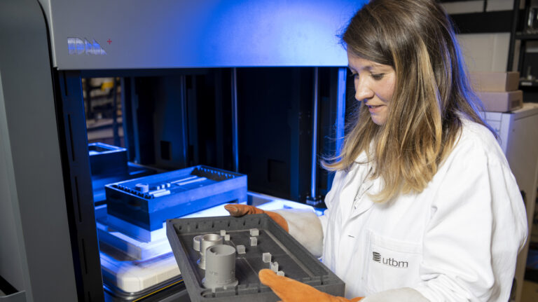 Chercheuse en fabrication additive