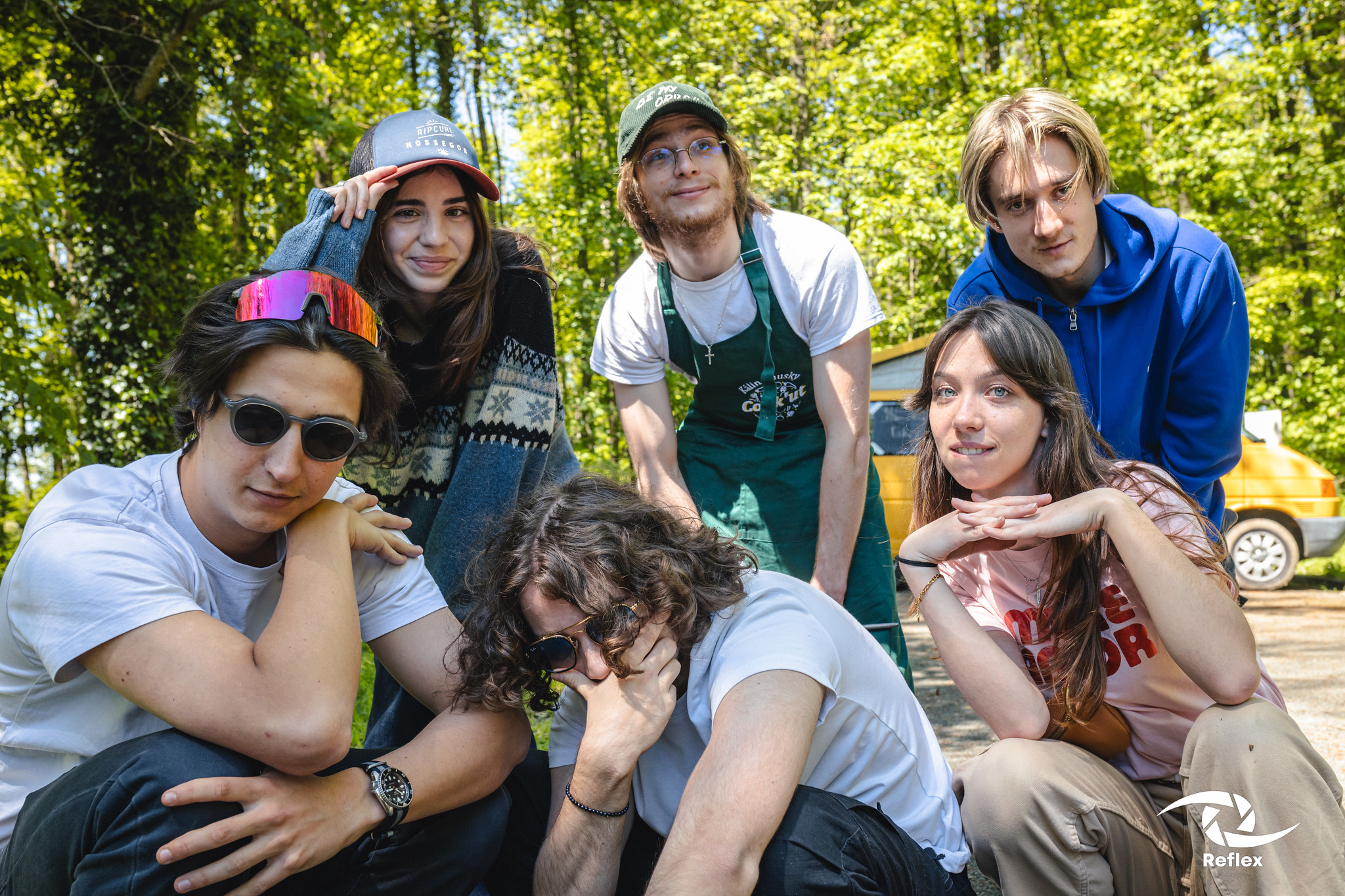 Groupe d'étudiants en extérieur